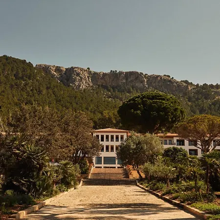 Курортний комплекс Four Seasons Mallorca At Formentor Порт-де-Польєнса