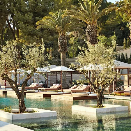Курортний комплекс Four Seasons Mallorca At Formentor 5*